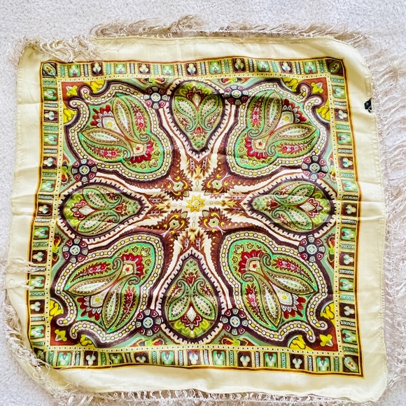 Paisley Print Silky Soft Scarf 100% Pure Wooly Euro Print Silky Fringe 28" x 28" - Picture 3 of 4